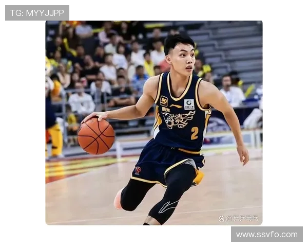 徐杰上半场高效表现投篮命中率出色 三分2中4抢断助攻全面贡献